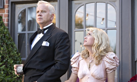 Les stars, un atout majeur pour The Spoils of Babylon (Tim Robbins et Kristen Wiig)