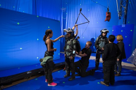 THE EXPANSE -- "CQB" Episode 104 -- Pictured: (l-r) -- (Photo by: Rafy/Syfy)