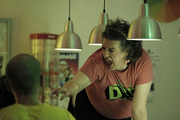 384859.jpg-r_640_600-b_1_D6D6D6-f_jpg-q_x-xxyxx